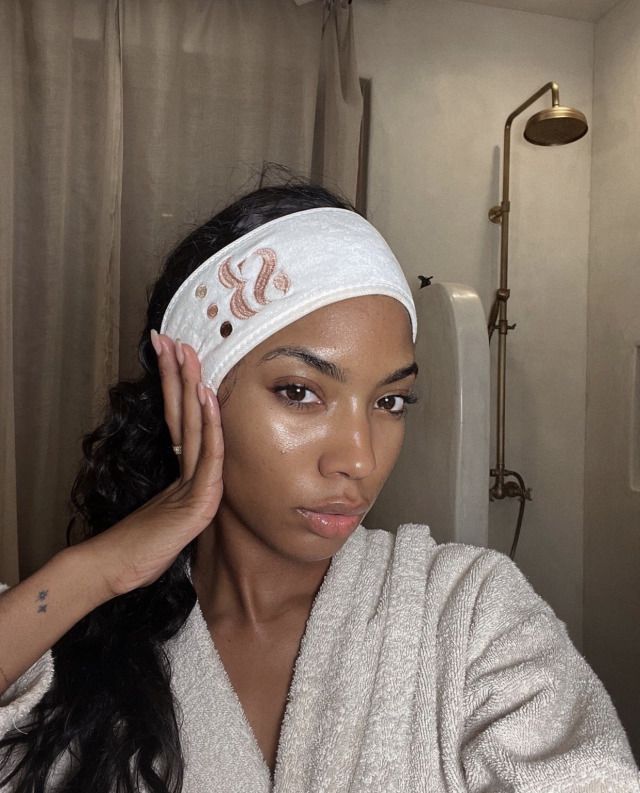 Black Girl, hydrated skin care, glowy skin aesthetic skincare 